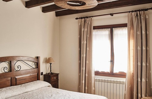 Hontanar House | Holiday Home 'El Cantueso 2' with Mountain View, Wi-Fi and Air Conditioning