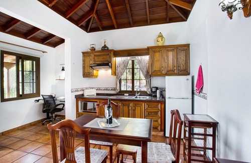 Tijarafe Villa | Holiday Home 'El Manso' with Sea View, Wi-Fi and Air Conditioning