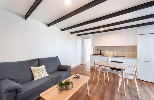 La Mancha House | Holiday Home 'Villa Gardel Casa Mango' with Sea View, Pool & Wi-Fi