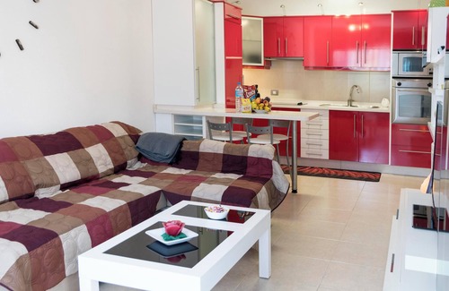 Puerto de Guimar Apartment | Holiday Home Vista Mar with Sea View, Shared Pool & Wi-Fi