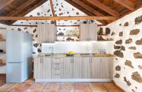 El Paso House | Holiday Home 'Estudio Bibi' with Mountain View and Private Terrace