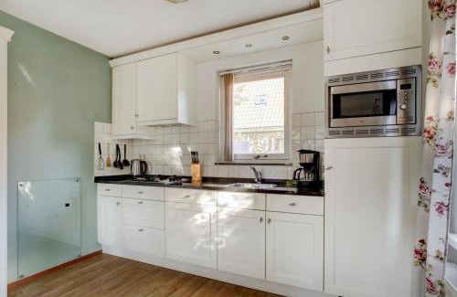 Zonnemaire House | Holiday Home Favorita by Interhome