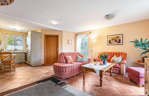 Suden House | Holiday Home 'Ferienhaus Jan' with Private Terrace and Wi-Fi