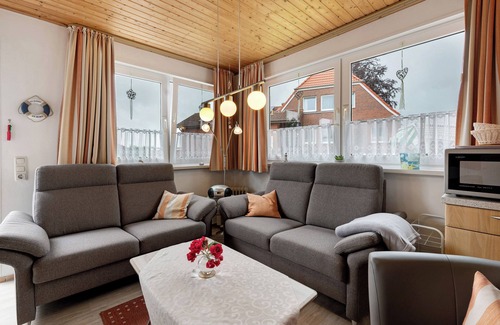 Bliesdorf House | Holiday Home 'Ferienhaus Landhaus Loose' with Private Terrace, Private Garden and Wi-Fi