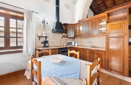 Las Galletas Apartment | Holiday Home 'Finca La Bonita Ap G1' with Shared Pool, Shared Terrace and Wi-Fi