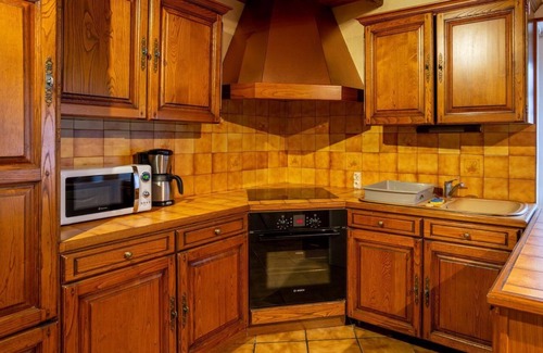 La Tour-dʼAuvergne House | Holiday Home 'Maison De Vacances 6-8 Pers Proche'