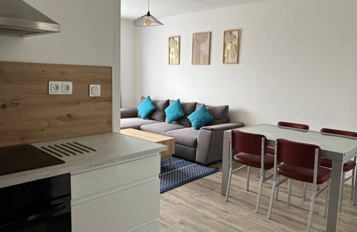 Autretot House | Holiday Home 'La Gitounette De Caux' with Private Terrace and Private Garden