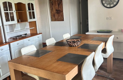 Montaigu-de-Quercy House | Holiday Home 'Le Clos Des Fées' with Private Terrace, Shared Garden and Wi-Fi