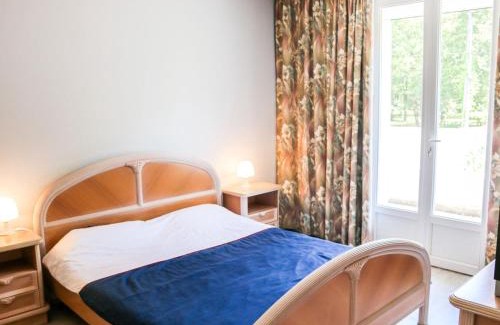 Saint-Vivien-de-Medoc House | Holiday Home Crabot by Interhome