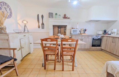 Allemans House | Holiday Home 'Gîte Le Moutat-Chez Georges' with Private Terrace