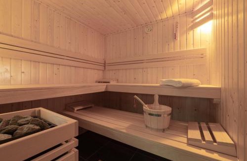 Colijnsplaat House | Holiday Home Ganuenta-1 by Interhome