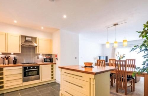 Carnon Downs House | Holiday Home Haven by Interhome