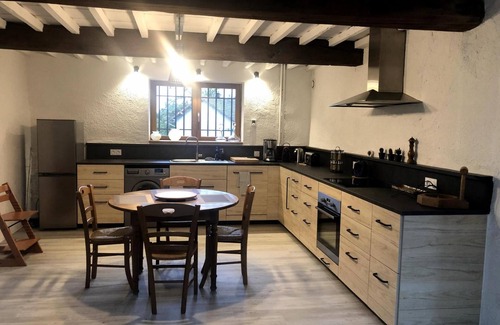 Corbelin House | Holiday Home 'Havre De Paix Et De Verdure' with Private Terrace, Private Garden and Wi-Fi