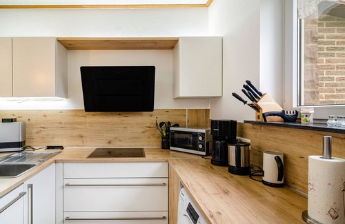 Trendelburg House | Holiday Home 'Hillebrand' with Private Terrace, Private Garden and Wi-Fi