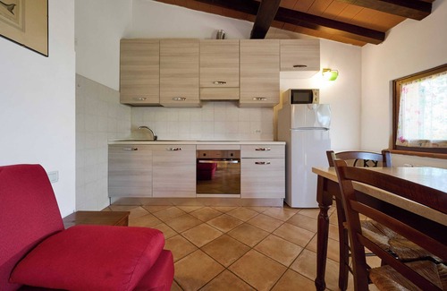 Suvereto House | Holiday Home 'Il Quercione' with Private Terrace, Wi-Fi and Air Conditioning