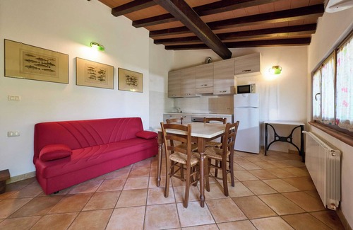 Suvereto House | Holiday Home 'Il Quercione' with Private Terrace, Wi-Fi and Air Conditioning
