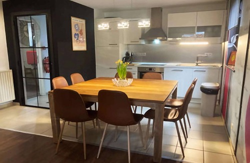 Ovifat House | Holiday Home in Ovifat near Lake Robertville