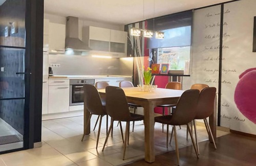 Ovifat House | Holiday Home in Ovifat near Lake Robertville