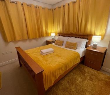 Canton House | Holiday Home In Cardiff. Sleeps 6