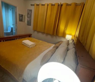 Canton House | Holiday Home In Cardiff. Sleeps 6