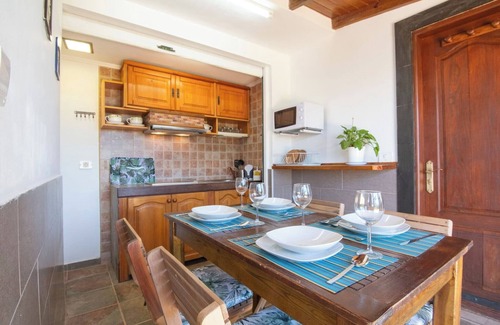 Firgas House | Holiday Home in Firgas with Private Pool