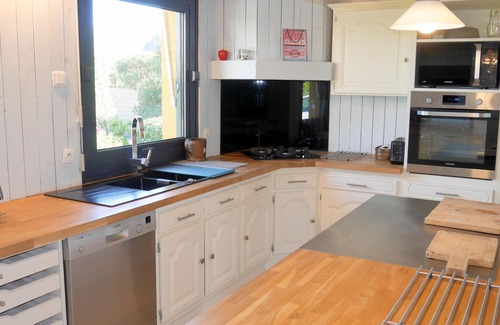 Guisseny House | Holiday Home in Guisseny with Jacuzzi & Beach
