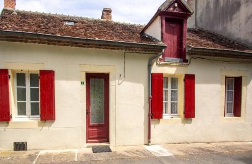 Herisson House | Holiday Home in Hérisson near Lake