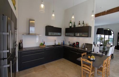 Campagnan Villa | Holiday Home in Hérault with Pool