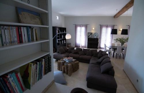 Campagnan Villa | Holiday Home in Hérault with Pool