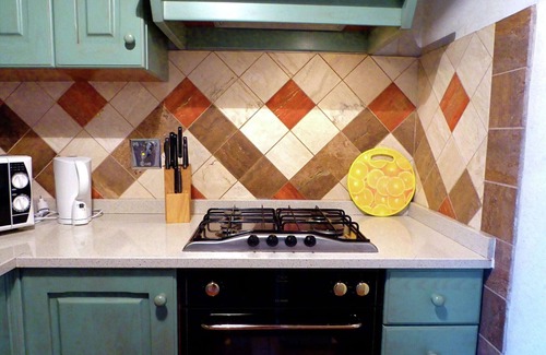 Montecarelli House | Holiday Home in Montecarelli with Pool