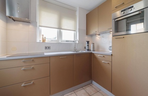 Wemeldinge House | Holiday Home in Quiet Park with Garden