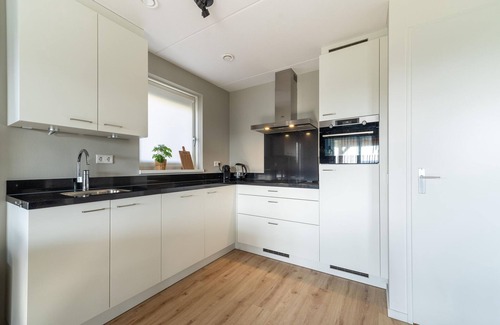 Scherpenisse House | Holiday Home in Scherpenisse near Oosterschelde