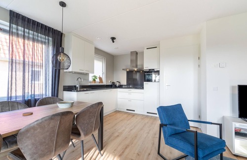 Scherpenisse House | Holiday Home in Scherpenisse near Oosterschelde