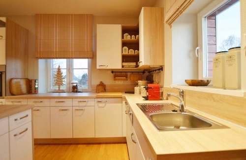 Waimes House | Holiday Home in Sourbrodt near High Fens Park