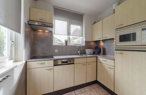 Wemeldinge House | Holiday Home in Zeeland with Garden