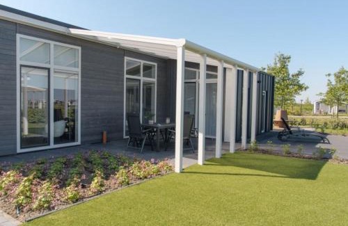 Wemeldinge House | Holiday Home in Zeeland with Workation Setup