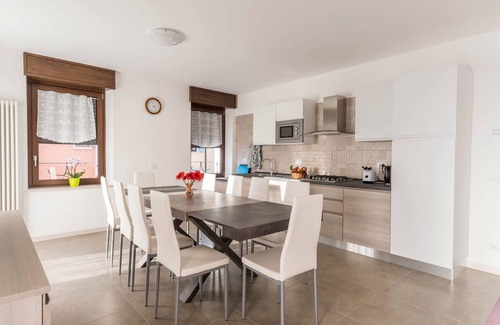 Porto House | Holiday Home “Casa Balansina” Directly on Lake Garda with Wi-Fi & Terrace