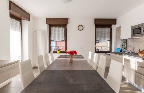 Porto House | Holiday Home “Casa Balansina” Directly on Lake Garda with Wi-Fi & Terrace