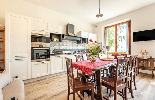 Vertine Villa | Holiday Home 'Vertine Countryside' with Private Terrace, Wi-Fi and Air Conditioning