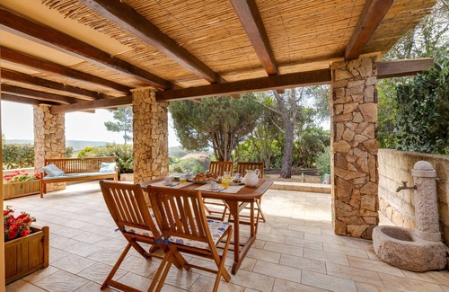 Torre dei Corsari House | Holiday Home 'Domu De Maria' with Sea View, Private Terrace and Air Conditioning