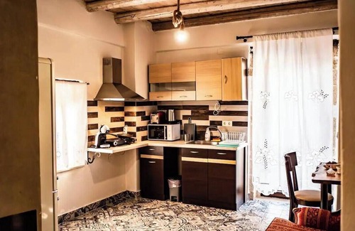 Kouroutai House | Holiday Home 'Kalykas' with Mountain View, Wi-Fi and Air Conditioning