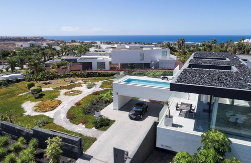 Costa Adeje Villa | Holiday Home 'Karat Villa Macaronesia' with Sea Views, Pool, Garden and Wi-Fi