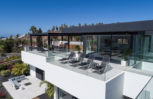 Costa Adeje Villa | Holiday Home 'Karat Villa Macaronesia' with Sea Views, Pool, Garden and Wi-Fi