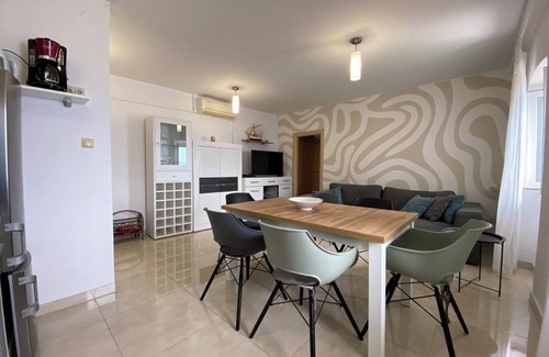 Pisak Cottage | Holiday home Kuzmanic with private pool and sea view