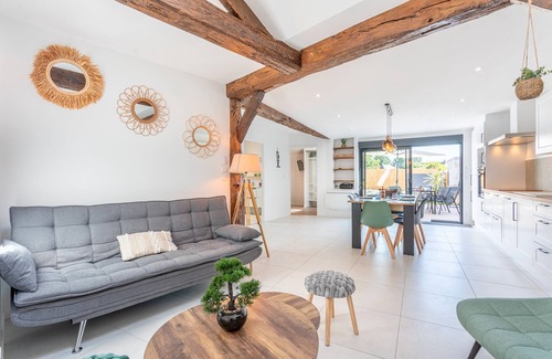 Beauvoir-sur-Mer House | Holiday Home 'La Goisette' with Private Terrace, Private Garden and Wi-Fi