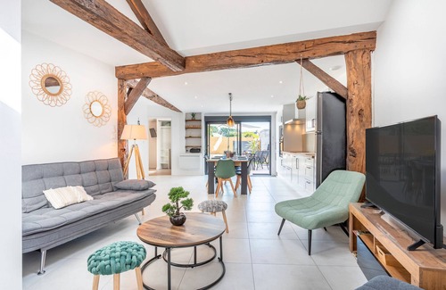 Beauvoir-sur-Mer House | Holiday Home 'La Goisette' with Private Terrace, Private Garden and Wi-Fi