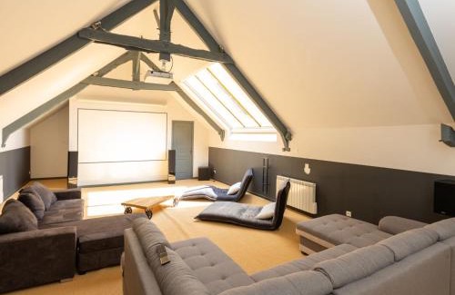 Le Tronchet House | Holiday Home La Gentilhommière by Interhome