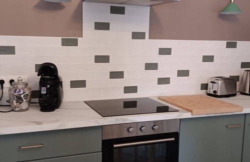 Franleu House | Holiday Home 'La Pause Picarde - Baie De Somme' with Private Terrace, Shared Garden and Wi-Fi