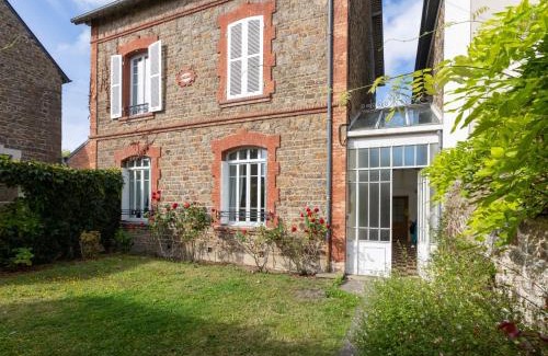 Courtoisville-Sillon-Moka House | Holiday Home La Solaine by Interhome