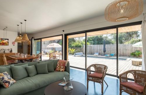 Locquirec House | Holiday Home La Villa Agapanthes by Interhome